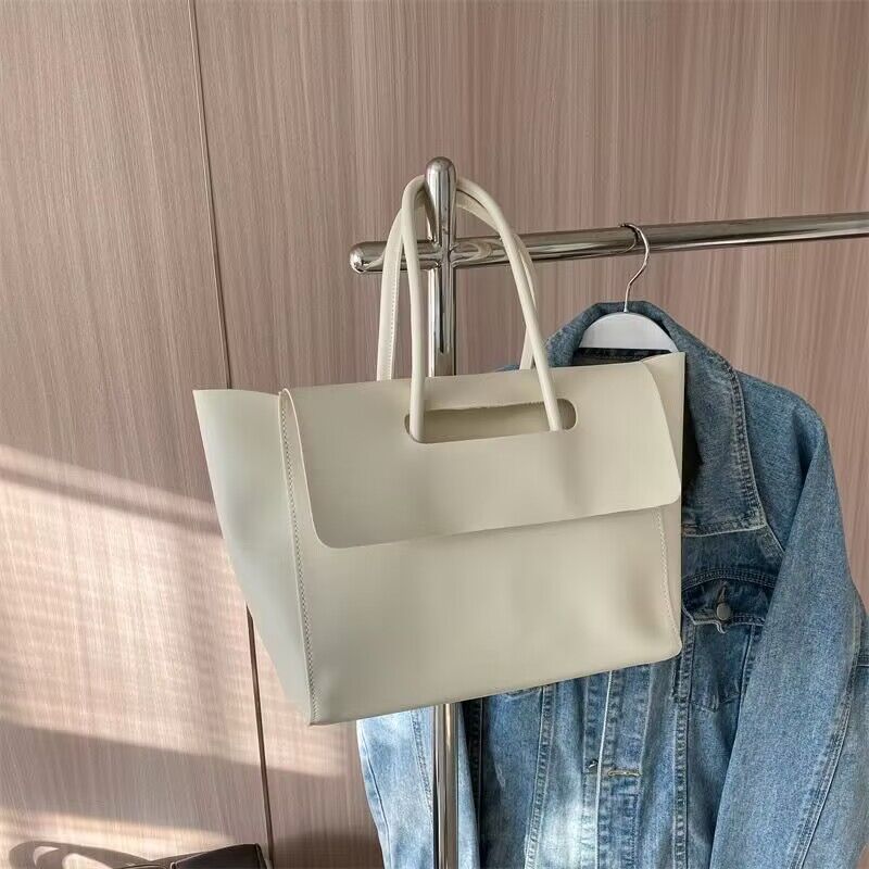 Large capacity luxury retro tote bag for ladies by Shamew, stylish and practical handbag with simple, elegant design.