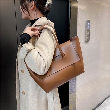 Large capacity simple retro tote bag by Shamew, luxury ladies handbag with classic design and spacious interior.